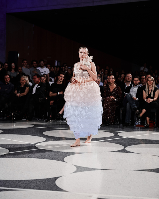 Fashion: Unfolded Catwalkshows | Jule Waibel